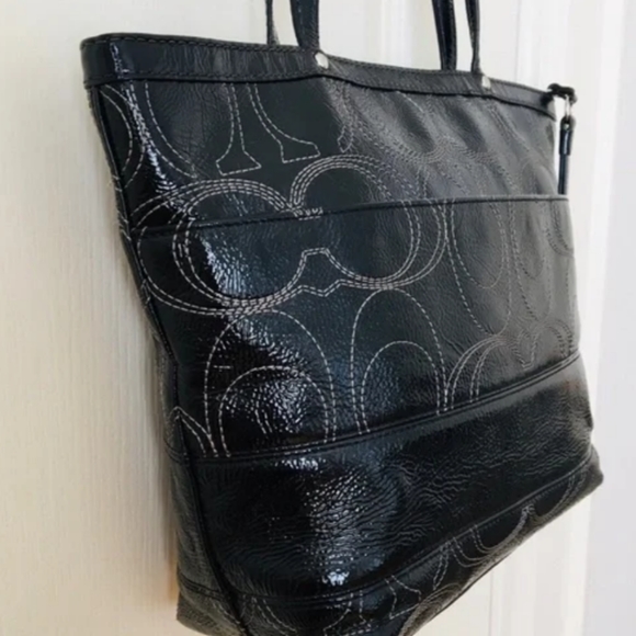 Black Signature Stitched Patent Leather Shoulder Bag F19198 - Picture 8 of 10